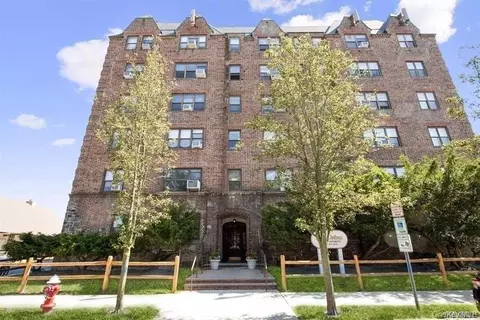 141 Wyckoff Pl #4A, Woodmere, NY 11598