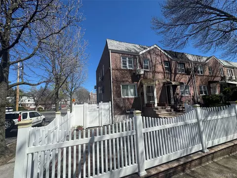 7501 167th St, New York, NY 11366