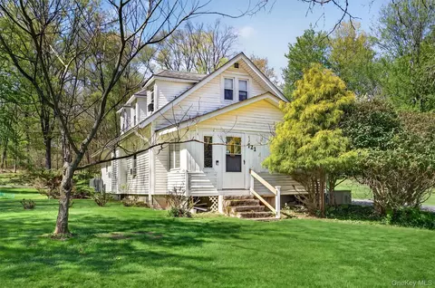 721 Goshen Tpke, Wallkill, NY 10919