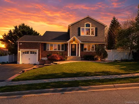 47 Laurie Blvd, Bethpage, NY 11714