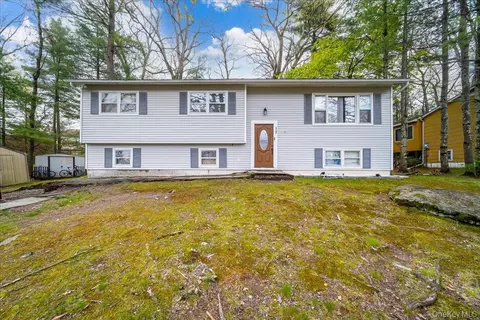 17 Chester St, Thompson, NY 12775