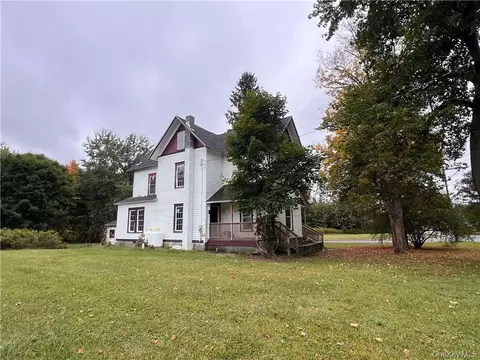 30 River St, Stamford, NY 12167