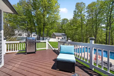 Exterior - 88 Maple Ave, Warwick, NY 10990 photo 9 of 12