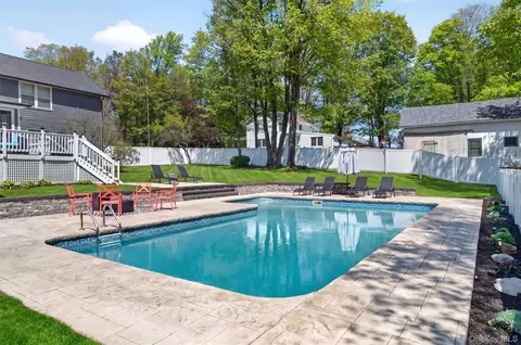 Exterior - 88 Maple Ave, Warwick, NY 10990 photo 11 of 12