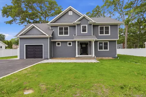 218 W Tyler Ave, Miller Place, NY 11764