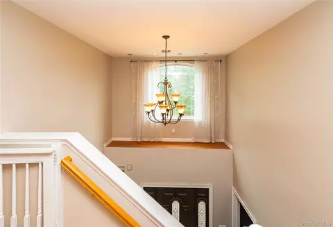 Entry Way - 1 Starlight Path, Wallkill, NY 12589 photo 2 of 2