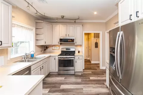 Kitchen - 1 Starlight Path, Wallkill, NY 12589 photo 1 of 2
