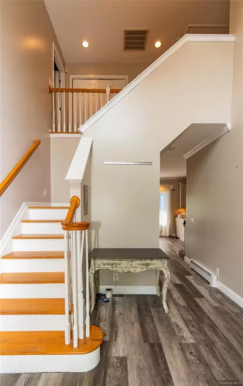 Entry Way - 1 Starlight Path, Wallkill, NY 12589 photo 1 of 2