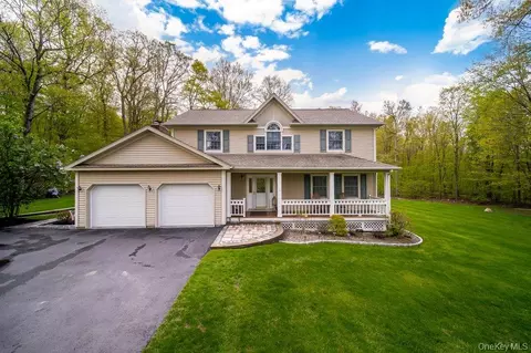 15 Grandview Ter, Shawangunk, NY 12589