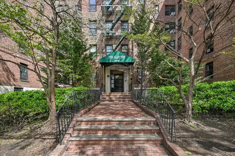 139-09 84 Dr #608, Briarwood, NY 11435