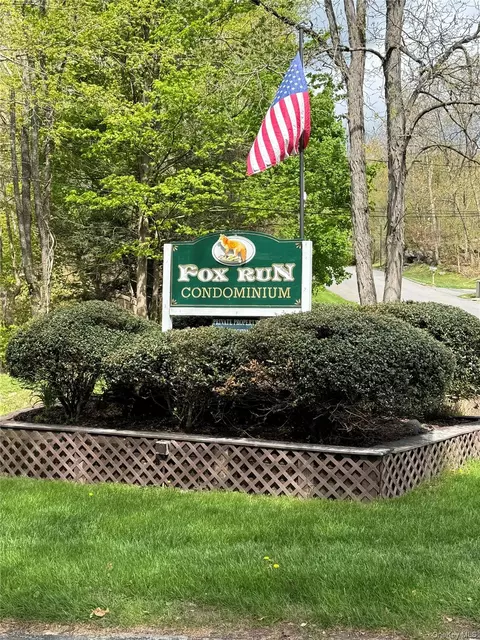 313 Fox Run Ln, Carmel Hamlet, NY 10512