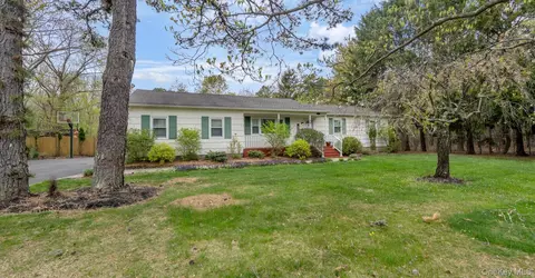 120 Helme Ave, Miller Place, NY 11764