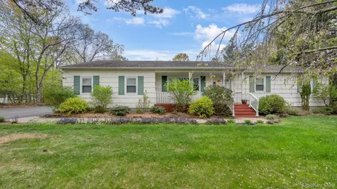 120 Helme Ave, Miller Place, NY 11764