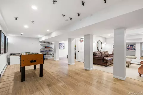 Entry Way - 34 Davis Ave, Rye, NY 10580 photo 3 of 3