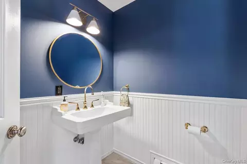 Bath - 34 Davis Ave, Rye, NY 10580 photo 1 of 4