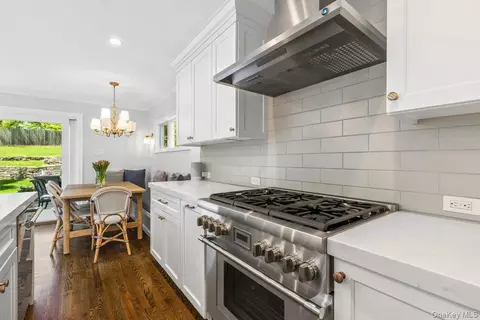 Kitchen - 34 Davis Ave, Rye, NY 10580 photo 3 of 4
