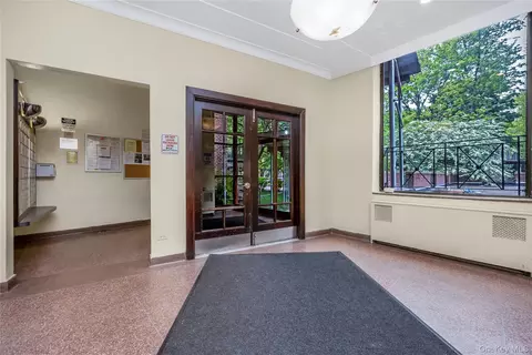 Entry Way - 150-10 71st Ave #2K, New York, NY 11367 photo 1 of 1
