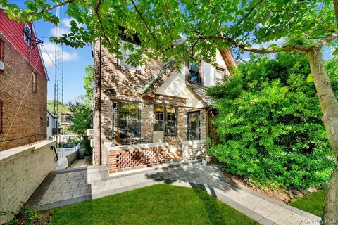 1922 Tenbroeck Ave, New York, NY 10461