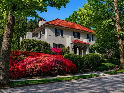 130 E Cedar St, Mount Vernon, NY 10552