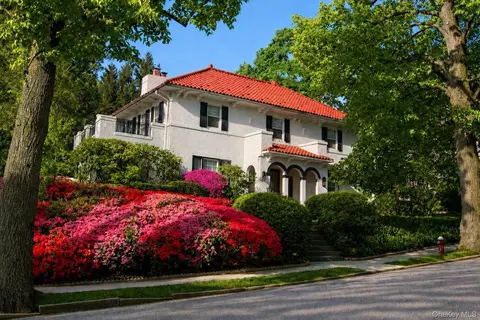 130 E Cedar St, Mount Vernon, NY 10552