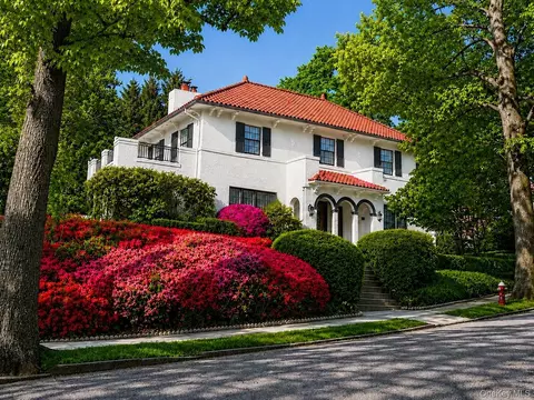 130 E Cedar St, Mount Vernon, NY 10552
