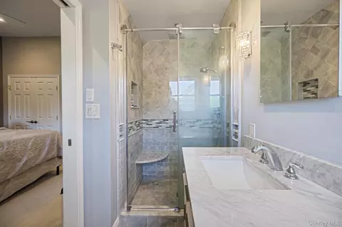 Bath - 8 Elder Dr, Commack, NY 11725 photo 4 of 4