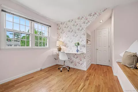 Bedroom - 4 Clark Ln, Rye, NY 10580 photo 6 of 6