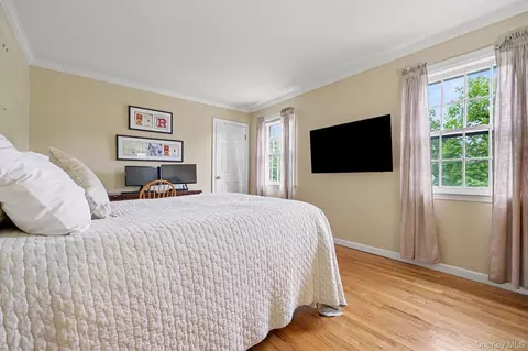 Bedroom - 4 Clark Ln, Rye, NY 10580 photo 5 of 6