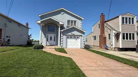50 Island Pkwy N, Island Park, NY 11558