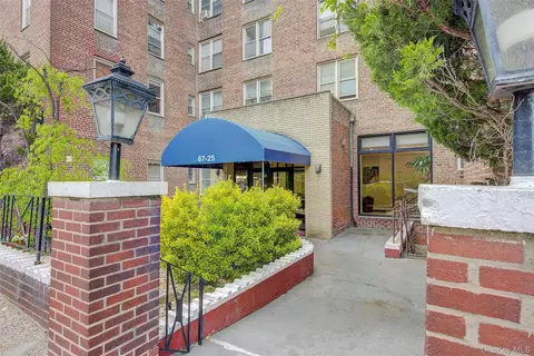 67-25 Dartmouth St #7H, New York, NY 11375