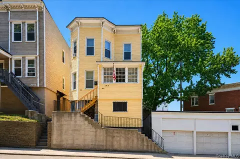 364 Ashburton Ave #A, Yonkers, NY 10701