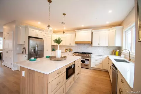 Kitchen - 3004 Harbor St, Baldwin, NY 11510 photo 5 of 5