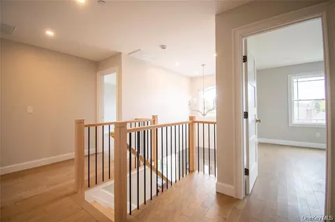 Entry Way - 3004 Harbor St, Baldwin, NY 11510 photo 5 of 7