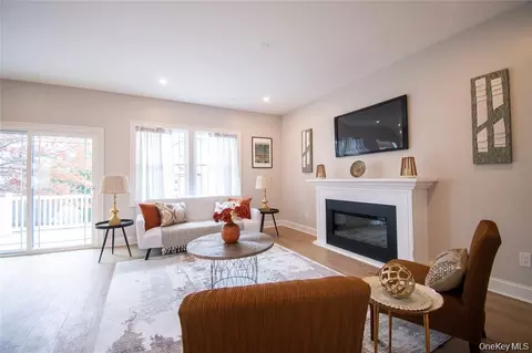 Living - 3004 Harbor St, Baldwin, NY 11510 photo 1 of 6