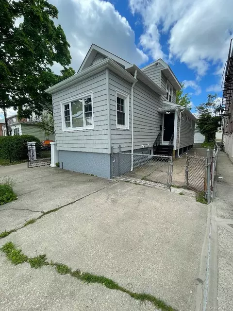 839 Clarence Ave, New York, NY 10465