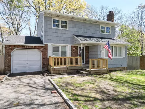 981 Connetquot Ave, Central Islip, NY 11722
