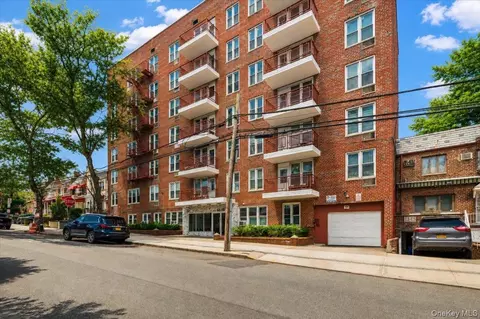 65-15 Alderton St #2C, Rego Park, NY 11374
