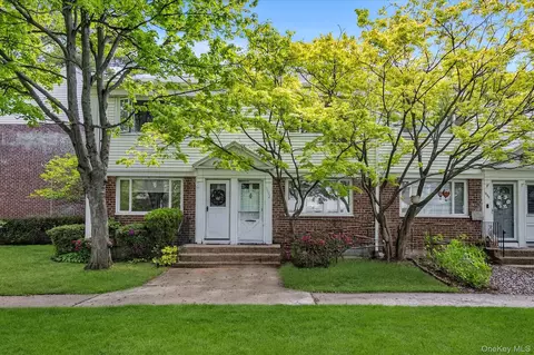 13-52 Bell Blvd #215, Bayside, NY 11360