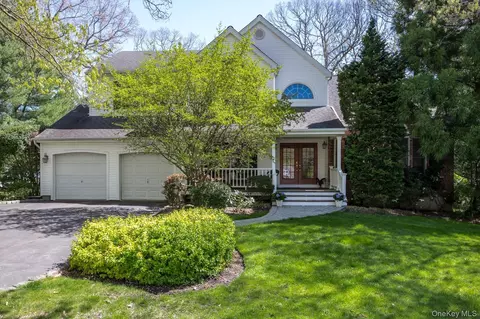 1 Fox Hollow Ct, Dix Hills, NY 11746