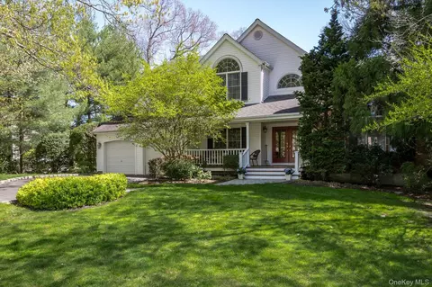 1 Fox Hollow Ct, Dix Hills, NY 11746