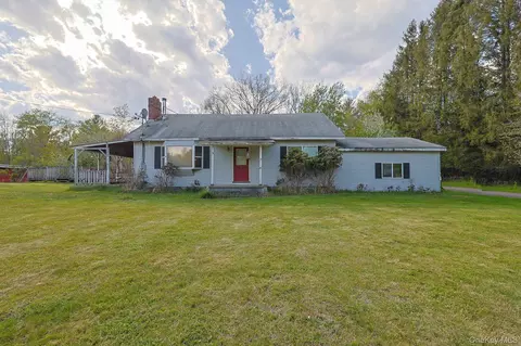 1087 Samsonville Rd, Rochester, NY 12446
