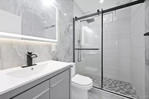 Bath - 32-35 164th St, Flushing, NY 11358 photo 4 of 6