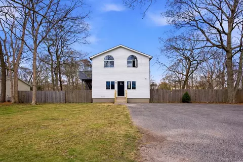 156 Church Dr, Mastic Beach, NY 11951