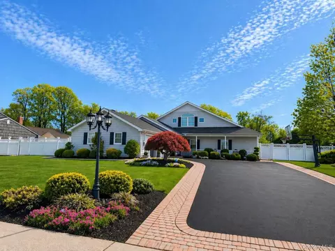 88 Pace Dr S, West Islip, NY 11795
