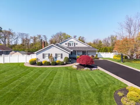88 Pace Dr S, West Islip, NY 11795