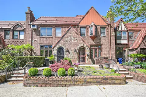 47-32 188th St, Flushing, NY 11358