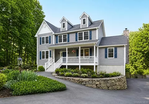 27 Hawleys Corners Rd, Lloyd, NY 12528