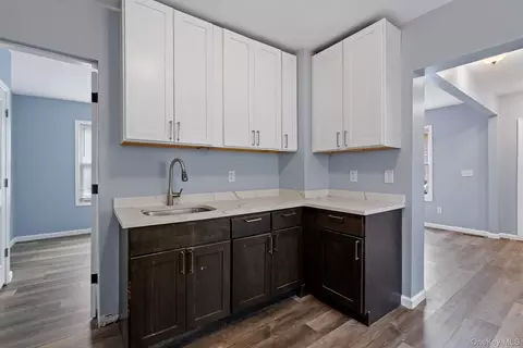 Entry Way - 80 S Cherry St, Poughkeepsie, NY 12601 photo 4 of 7