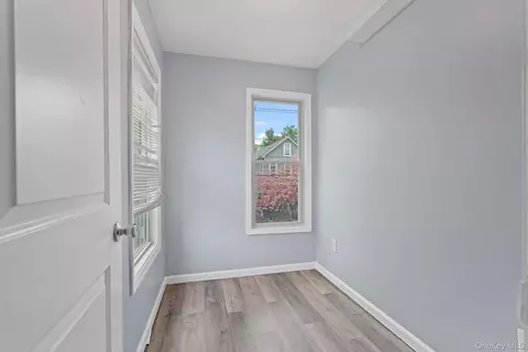Entry Way - 80 S Cherry St, Poughkeepsie, NY 12601 photo 5 of 7