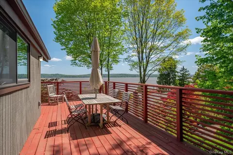 Exterior - 181 River Rd, Orangetown, NY 10960 photo 3 of 5